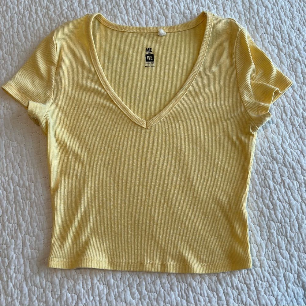 ✨ Me to We Yellow Crop Top Small‎